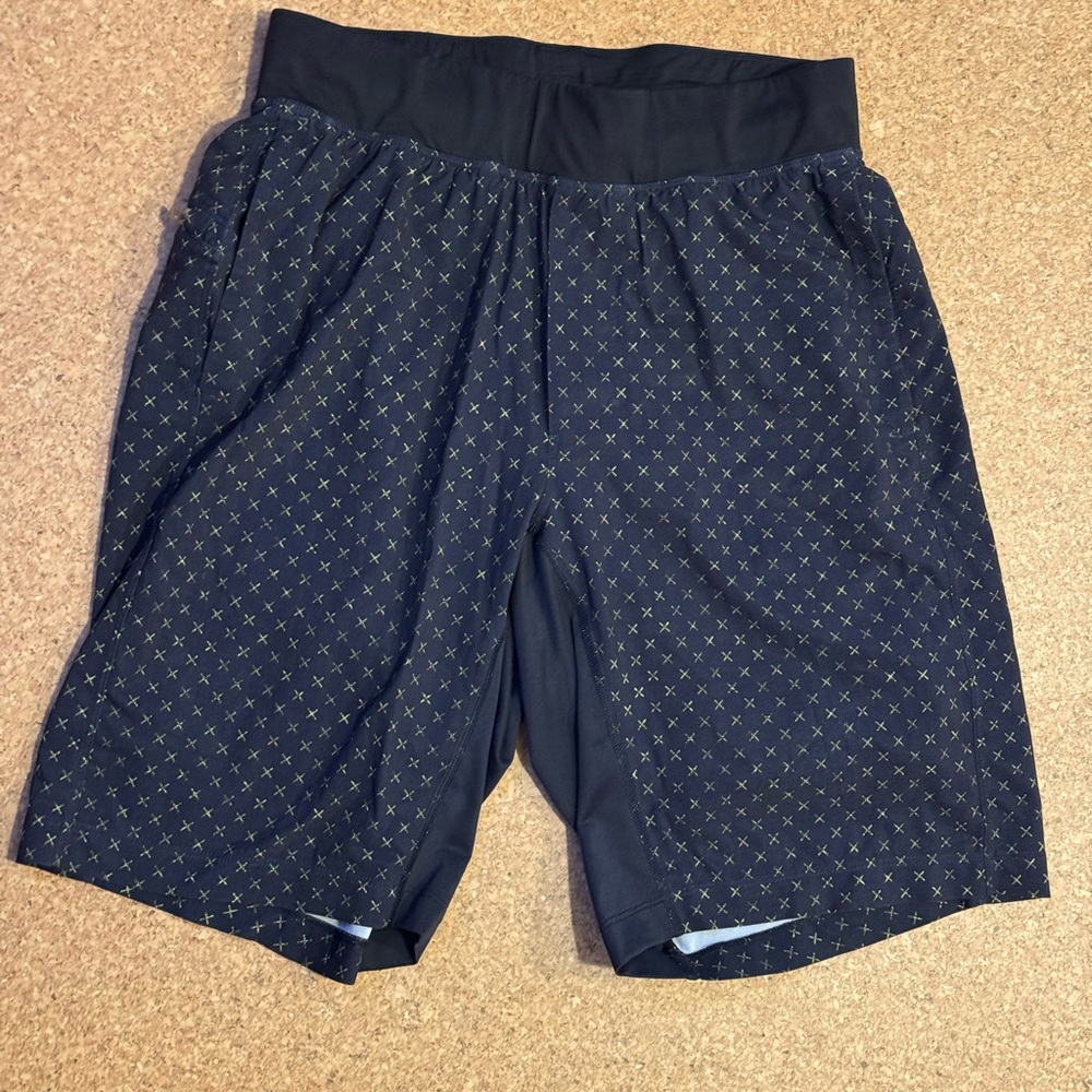 Lululemon Men's Navy Patterned Shorts Size Small